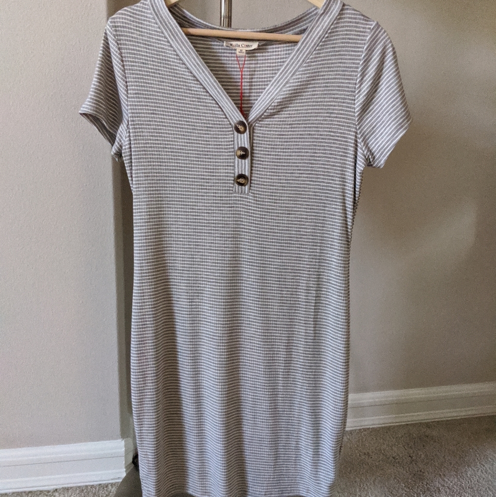 Casual v-neck dress